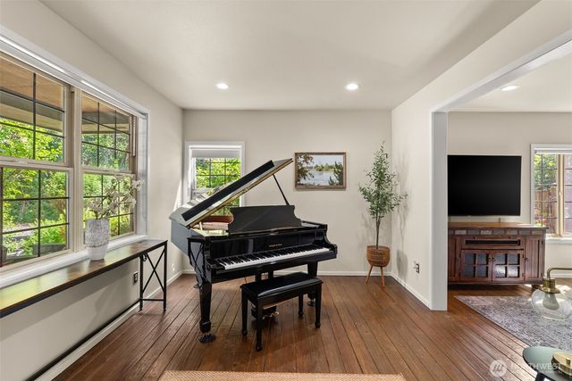 3627 Snug Harbor Road NE, Olympia, WA 98506