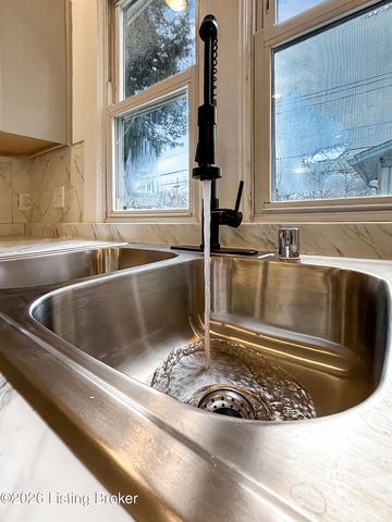 237 Glendora Ave, Louisville, KY 40212