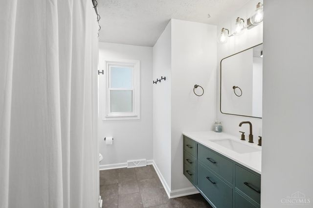 8148 Lake Shore Drive, West Chester, OH 45069