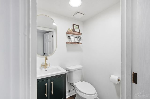 8148 Lake Shore Drive, West Chester, OH 45069