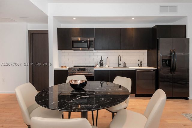 398 NE 5TH 4118, Miami, FL 33132