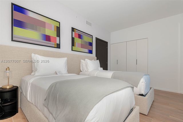 398 NE 5TH 4118, Miami, FL 33132