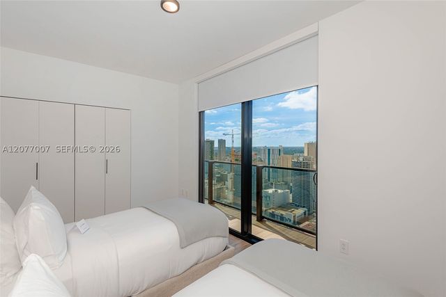 398 NE 5TH 4118, Miami, FL 33132