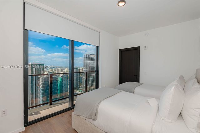 398 NE 5TH 4118, Miami, FL 33132