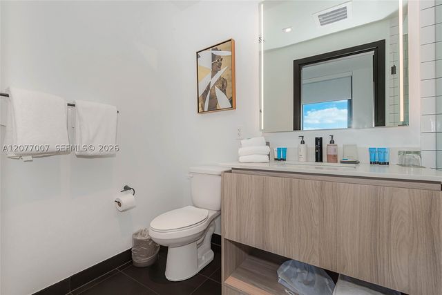 398 NE 5TH 4118, Miami, FL 33132