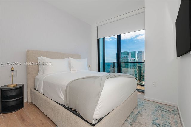 398 NE 5TH 4118, Miami, FL 33132