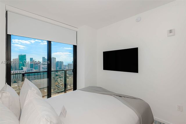 398 NE 5TH 4118, Miami, FL 33132