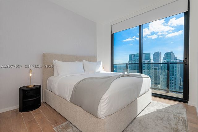 398 NE 5TH 4118, Miami, FL 33132