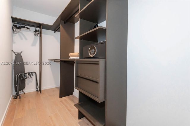 398 NE 5TH 4118, Miami, FL 33132