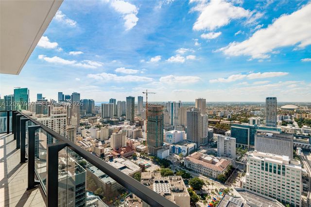 398 NE 5TH 4118, Miami, FL 33132
