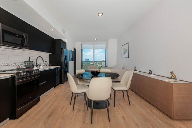 398 NE 5TH 4118, Miami, FL 33132