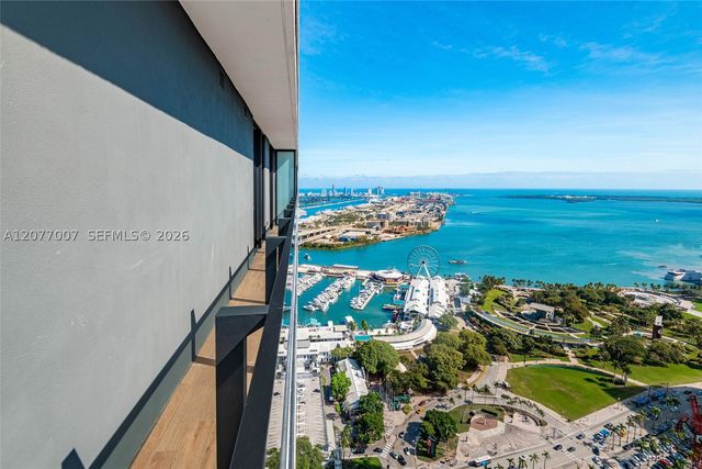398 NE 5TH 4118, Miami, FL 33132