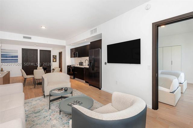 398 NE 5TH 4118, Miami, FL 33132