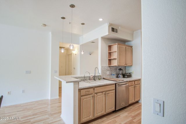 435 W RIO SALADO Parkway 208, Tempe, AZ 85281
