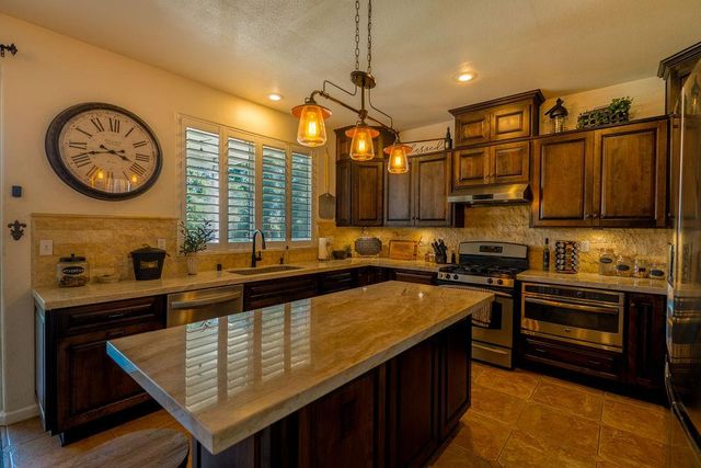 24 Grand Fir Dr, Lodi, CA 95242