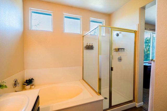 24 Grand Fir Dr, Lodi, CA 95242