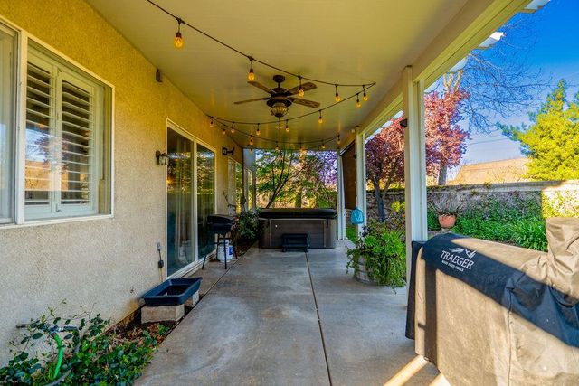 24 Grand Fir Dr, Lodi, CA 95242