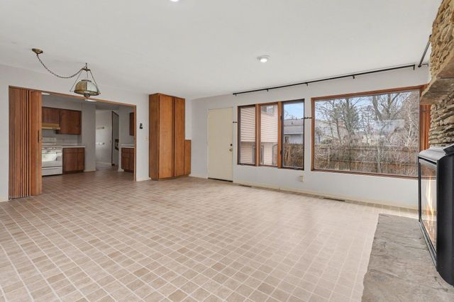 2817 Canterbury Drive, Midland, MI 48642