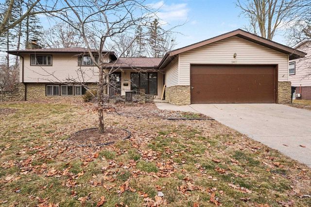 2817 Canterbury Drive, Midland, MI 48642