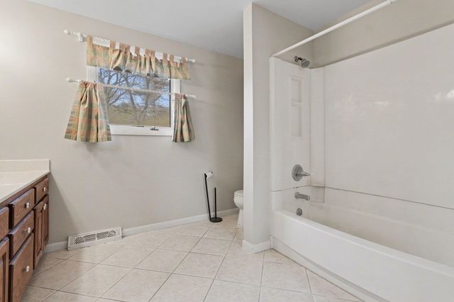 2817 Canterbury Drive, Midland, MI 48642