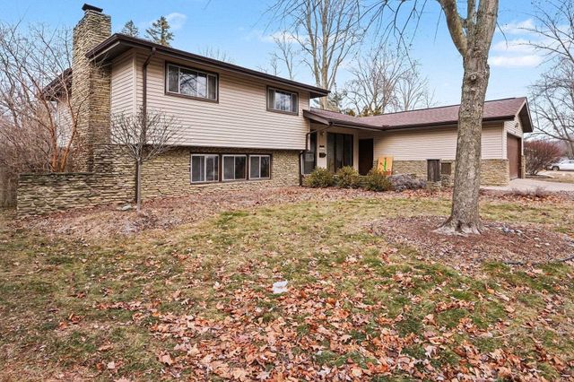 2817 Canterbury Drive, Midland, MI 48642