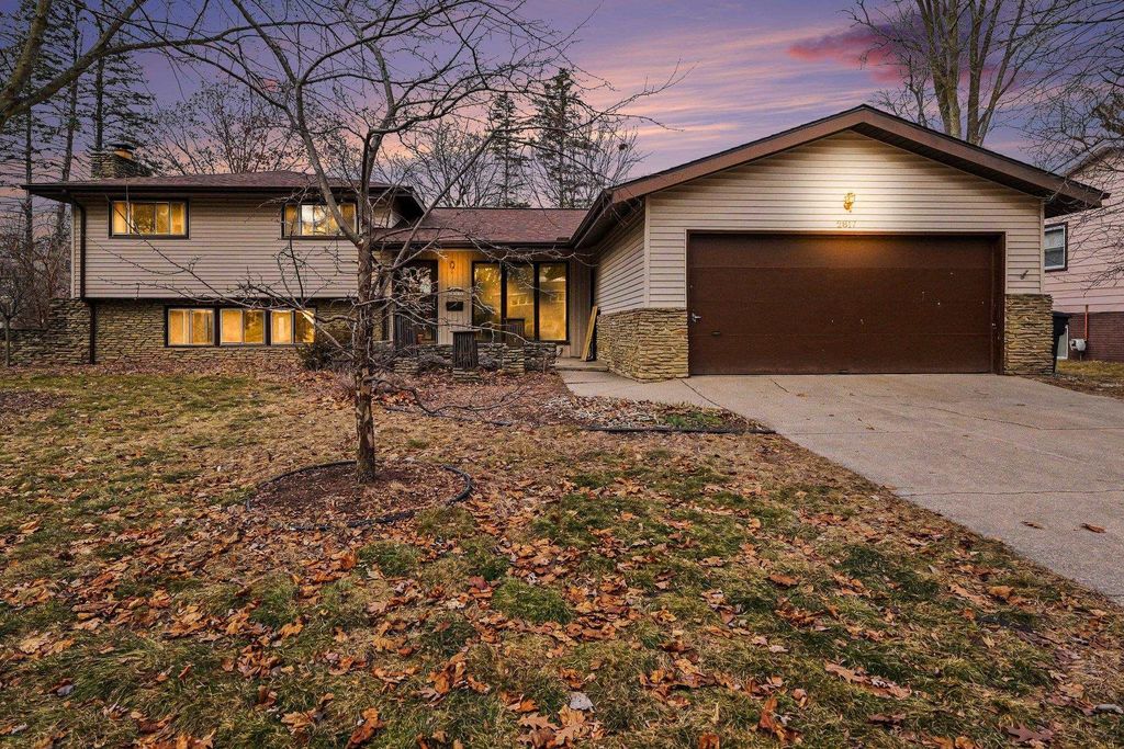 2817 Canterbury Drive, Midland, MI 48642