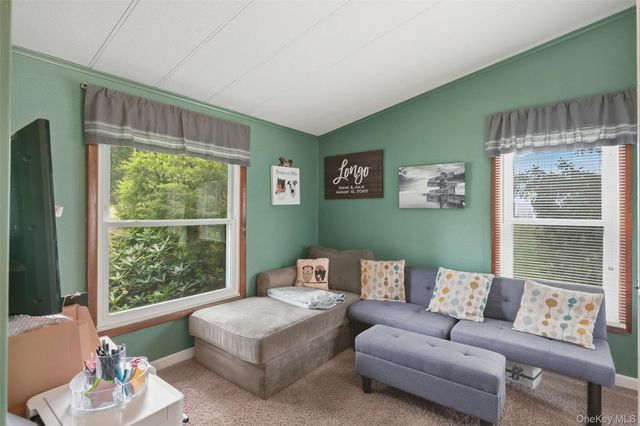 4 Seneca Lane, Milton, NY 12547