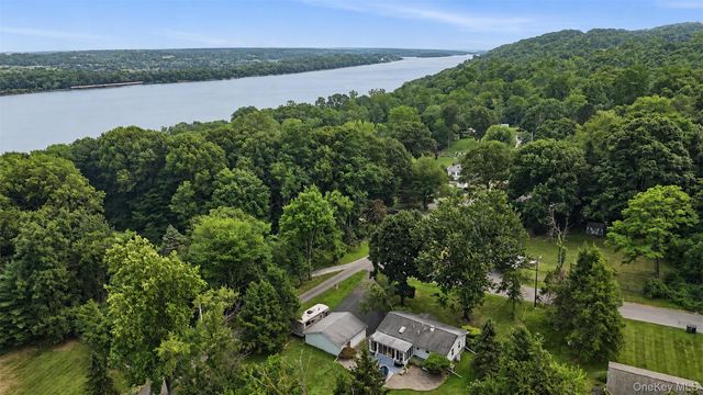 4 Seneca Lane, Milton, NY 12547