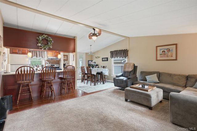 4 Seneca Lane, Milton, NY 12547