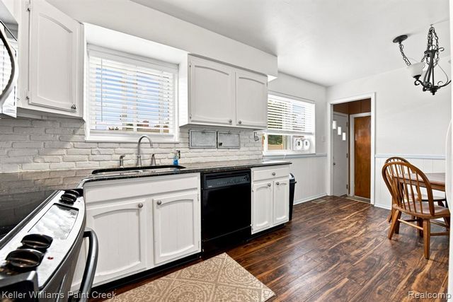 32329 Susilane Street, Roseville, MI 48066