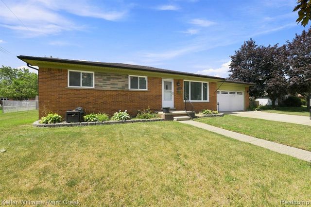 32329 Susilane Street, Roseville, MI 48066