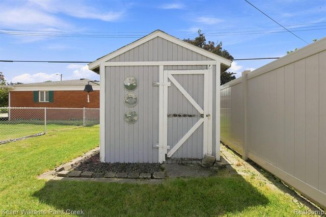 32329 Susilane Street, Roseville, MI 48066