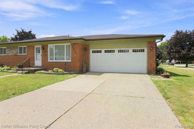 32329 Susilane Street, Roseville, MI 48066