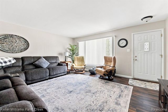 32329 Susilane Street, Roseville, MI 48066