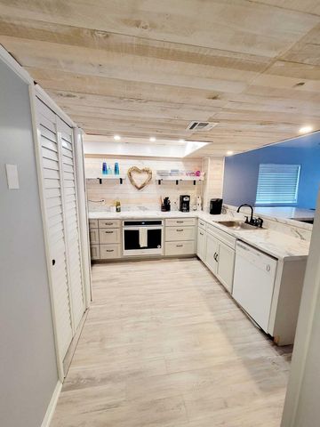 3701 Dock Site Road 103, Edisto Beach, SC 29438