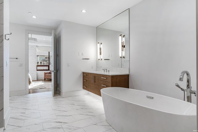 202 W Berry St Ste 710, Fort Wayne, IN 46802