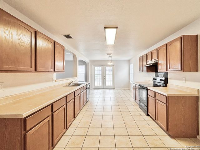 2715 Moon Rock, Converse, TX 78109