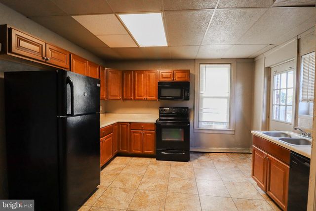 1307 W MARKET ST, York, PA 17404
