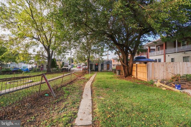 1307 W MARKET ST, York, PA 17404