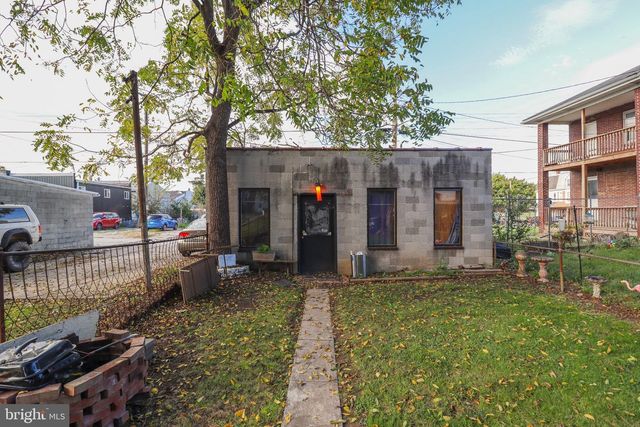 1307 W MARKET ST, York, PA 17404