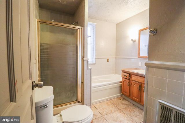 1307 W MARKET ST, York, PA 17404