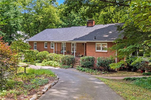 2605 Loch Drive, Winston-salem, NC 27106
