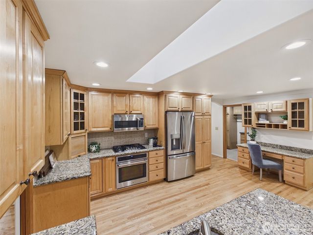 18903 NE 165th Place, Woodinville, WA 98072