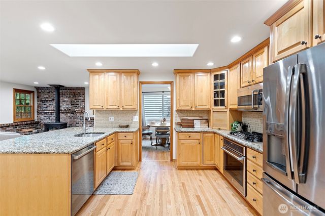 18903 NE 165th Place, Woodinville, WA 98072