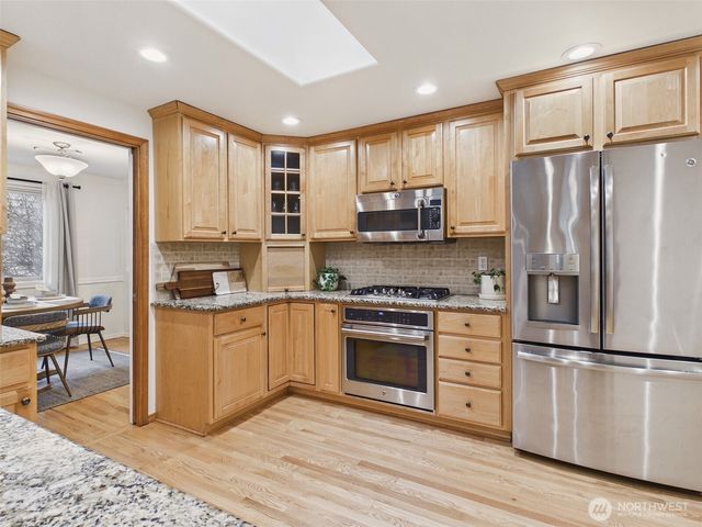 18903 NE 165th Place, Woodinville, WA 98072