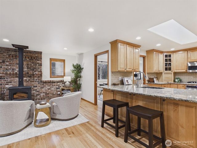 18903 NE 165th Place, Woodinville, WA 98072