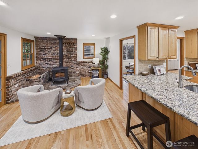 18903 NE 165th Place, Woodinville, WA 98072