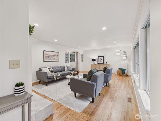 18903 NE 165th Place, Woodinville, WA 98072