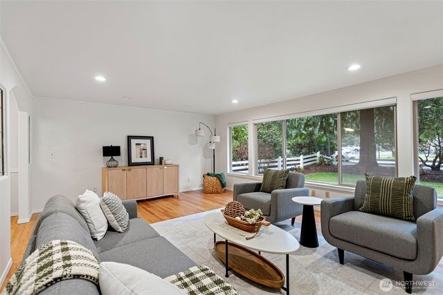 18903 NE 165th Place, Woodinville, WA 98072