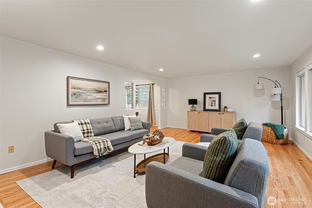 18903 NE 165th Place, Woodinville, WA 98072